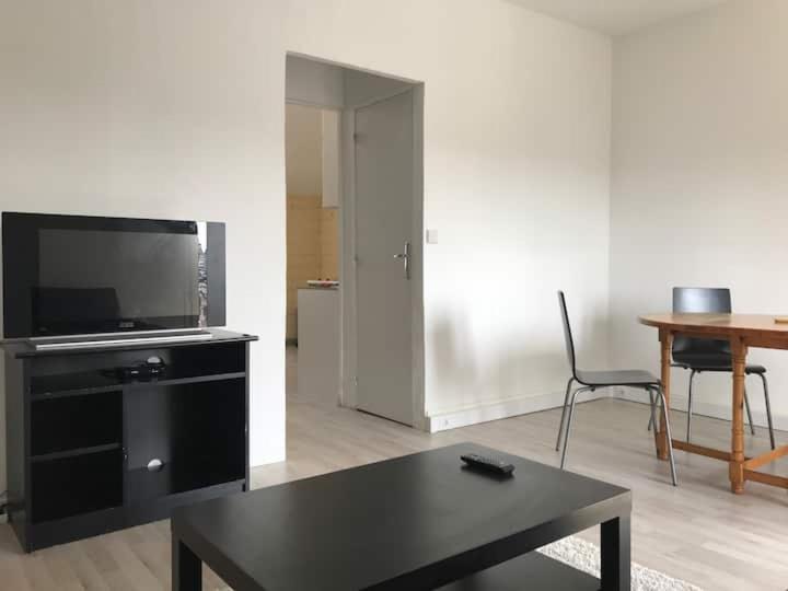 Appartement Simple Sur Argenteuil, Proche Paris ภายนอก รูปภาพ